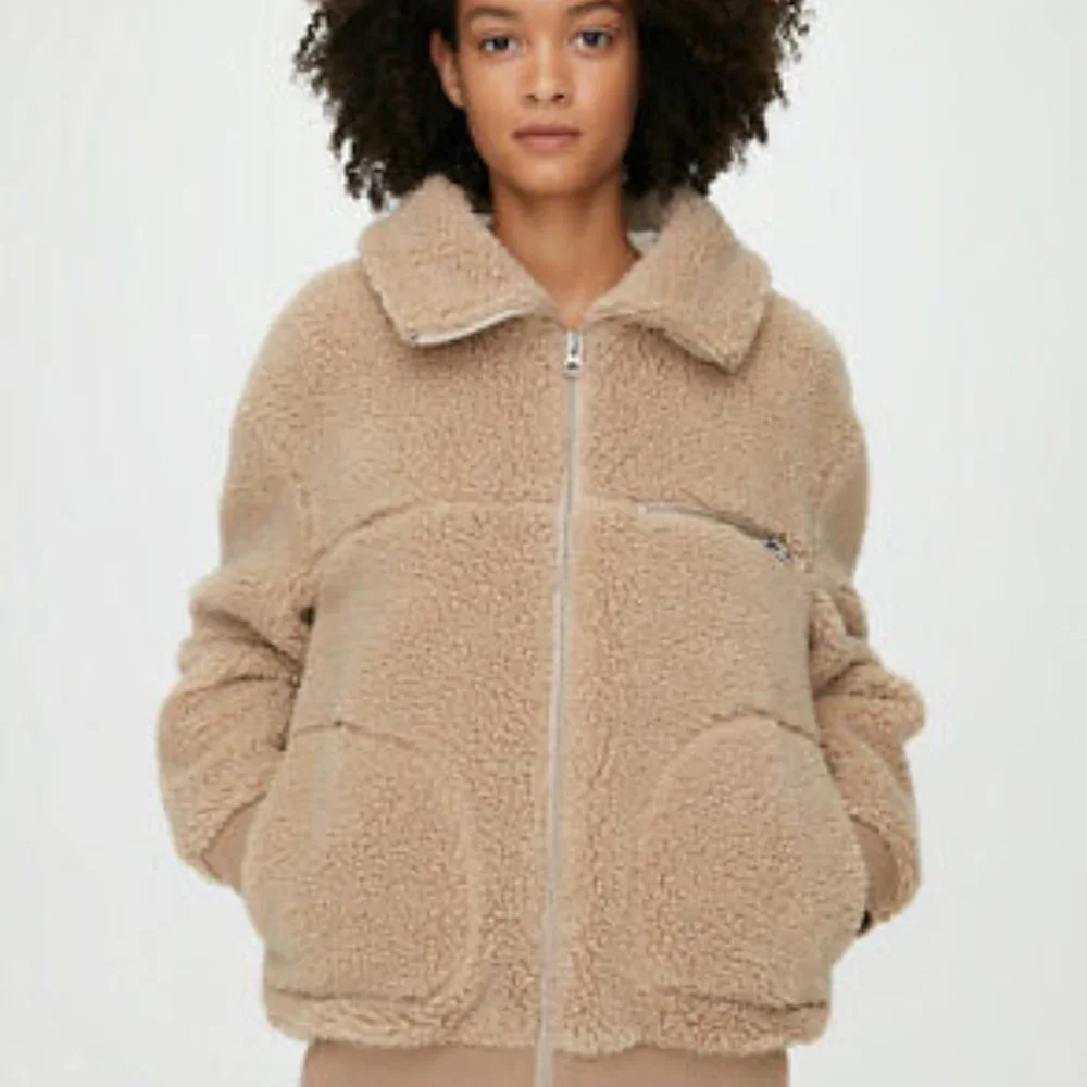 Wilfred Free Teddy Coat - XS (Aritzia) - Picture 3 of 5